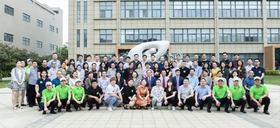 前沿：瞿佳參會(huì)首屆溫州醫(yī)科大學(xué)眼視光行業(yè)學(xué)術(shù)交流會(huì)