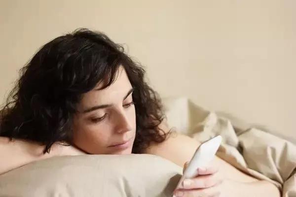 好視力眼貼分享眼睛為什么會(huì)干澀