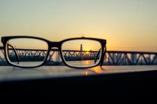 好視力眼貼分享：防藍(lán)光眼鏡真的管用嗎？