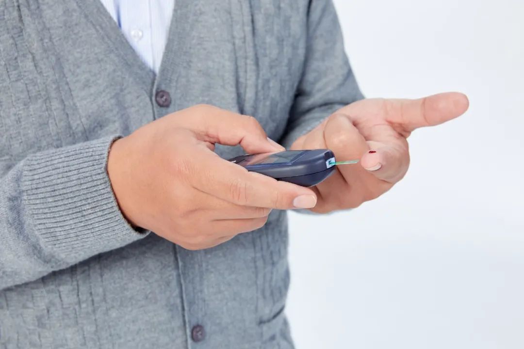 中老年人眼睛亮晶晶，多是長期保持這5個好習(xí)慣